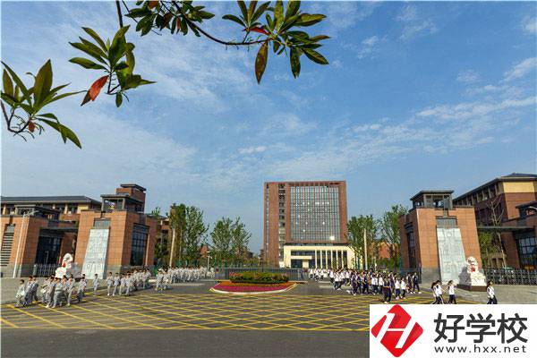 常德汽車(chē)機(jī)電學(xué)校的學(xué)校設(shè)施怎么樣？就業(yè)前景如何？