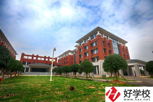 湖南初中生可以上公辦大專(zhuān)嗎？中職生上大專(zhuān)要求高嗎？