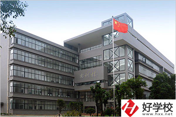 在湘潭，有哪些技校是公辦的？