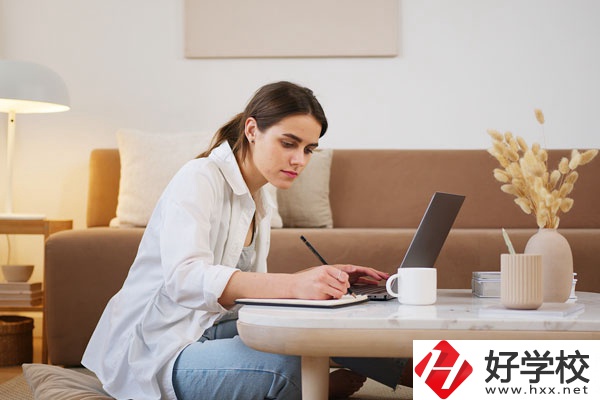 郴州市理工職業(yè)技術(shù)學(xué)校有什么專業(yè)？學(xué)校地址在哪兒？