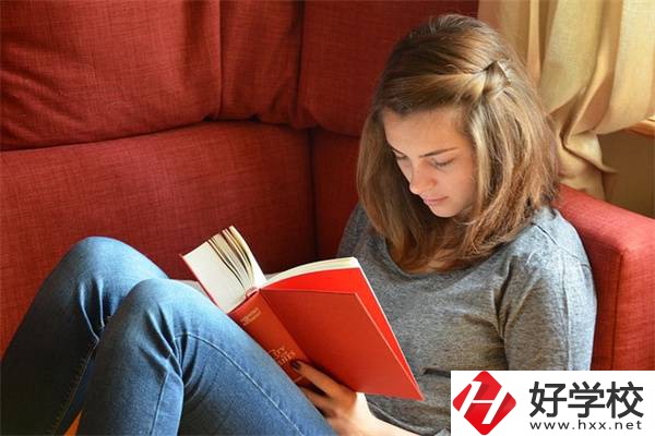 在湖南考不上高中怎么辦？女孩學(xué)點(diǎn)什么好？