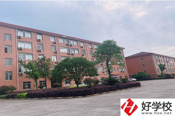 湖南華航鐵路科技技工學(xué)校有什么優(yōu)勢(shì)？值得報(bào)考嗎？