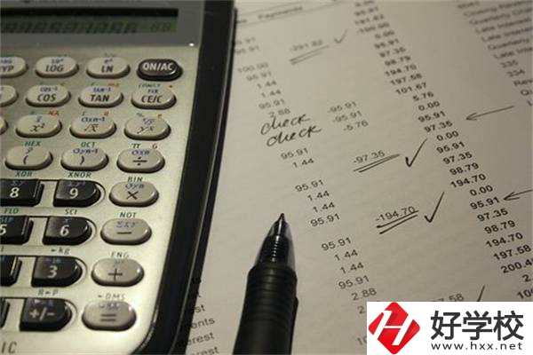 湖南想沖本科可以讀哪所職高？哪個(gè)專(zhuān)業(yè)招生名額最多？