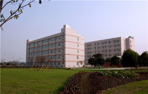 四川礦產(chǎn)機(jī)電技師學(xué)院好不好？