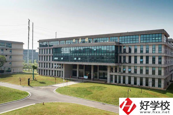 株洲的中職學(xué)校里有沒(méi)有工藝美術(shù)專業(yè)？