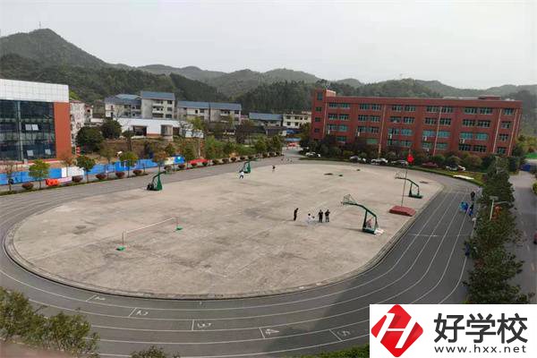 懷化洪江市有哪些中專(zhuān)學(xué)校？有什么辦學(xué)特色？