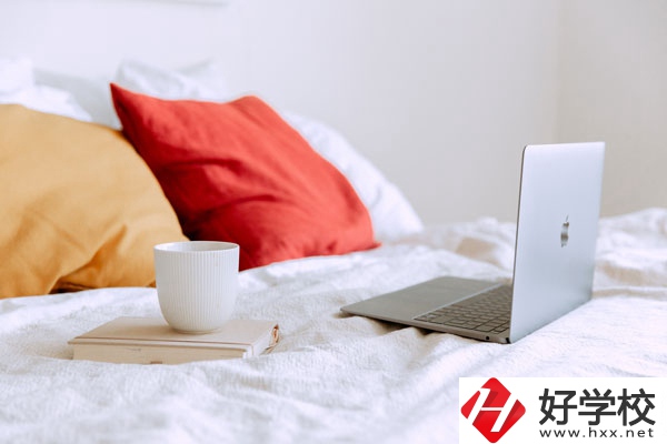 懷化啟航衛(wèi)生學校護理專業(yè)好不好？學費貴嗎？