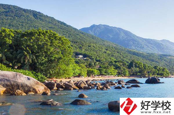 想在益陽(yáng)學(xué)護(hù)理專業(yè)，有什么合適的學(xué)校？