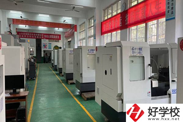 湖南省工業(yè)貿(mào)易學(xué)校在什么位置？有哪些辦學(xué)優(yōu)勢？