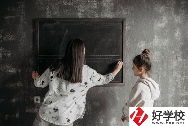 湖南省商業(yè)職業(yè)中等專業(yè)學(xué)校怎么樣？宿舍怎么樣？