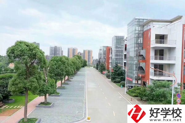 長(zhǎng)沙南方職業(yè)學(xué)院環(huán)境怎么樣？學(xué)校好不好？