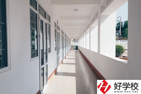 婁底職業(yè)技術(shù)學(xué)院好不好？就業(yè)前景如何？.jpg
