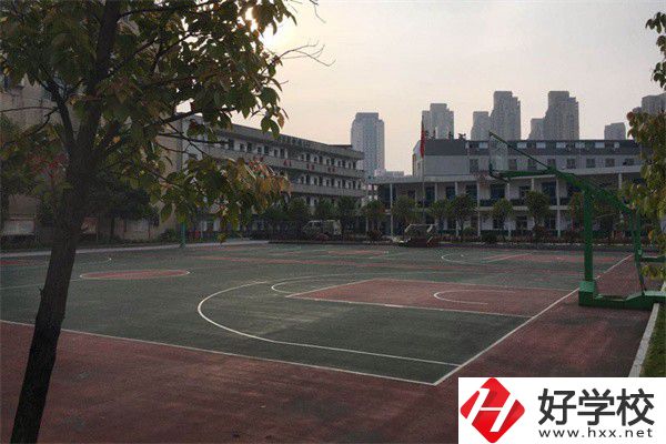 長沙醫(yī)衛(wèi)技校有哪些？辦學(xué)條件怎么樣？