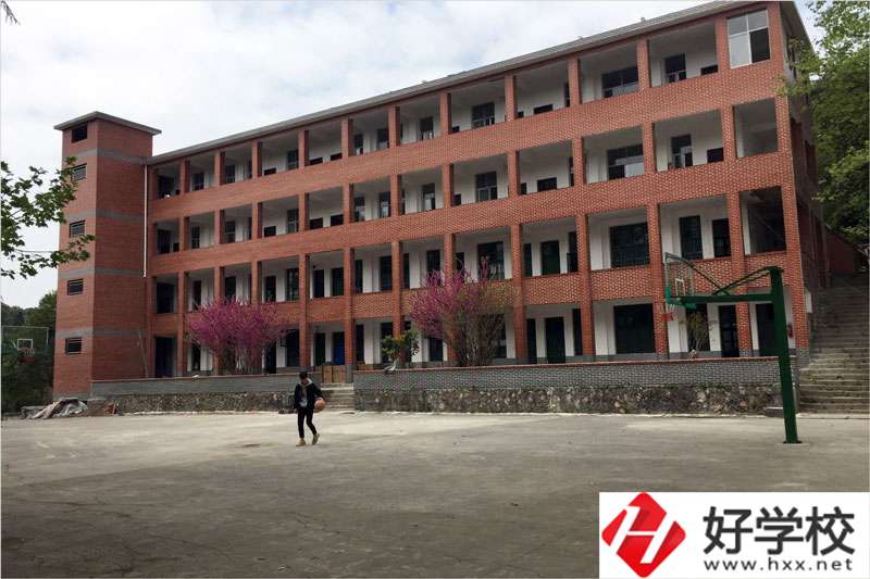 湘西涉外經(jīng)濟職業(yè)學(xué)校怎么樣？