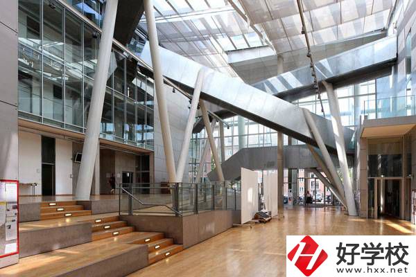 湖南職高學(xué)校排名較好的學(xué)校是哪些？有什么專業(yè)？