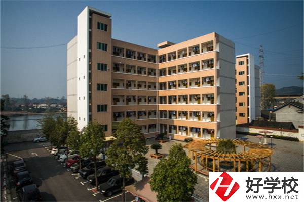 懷化芷江縣有所職高學(xué)校的名字是什么？