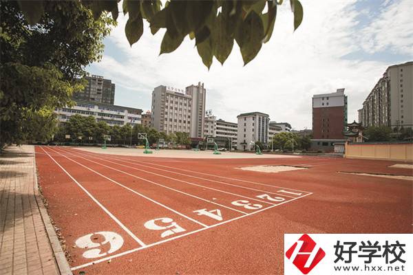 衡陽市信息網(wǎng)絡(luò)工程學(xué)校是公辦還是民辦？學(xué)費(fèi)是多少？