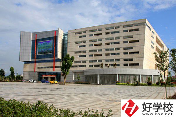 永州有中職部的大專有哪幾所？收費標(biāo)準(zhǔn)是多少？