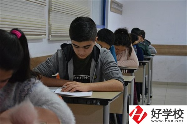 在湖南就讀中專限制戶籍嗎？上中專好不好？