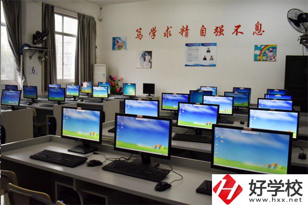 益陽(yáng)哪些中職學(xué)校開設(shè)音樂(lè)相關(guān)專業(yè)？學(xué)費(fèi)貴不貴？
