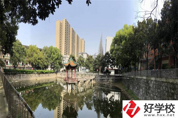 邵陽工業(yè)學校的地址在哪里？有哪些乘車路線？