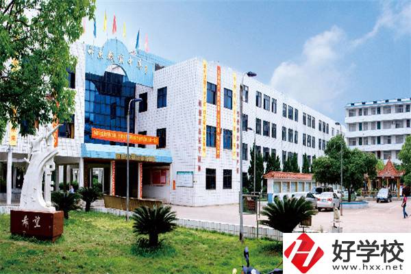 祁東縣職業(yè)中等專業(yè)學(xué)校是公辦還是民辦？學(xué)費(fèi)是多少？