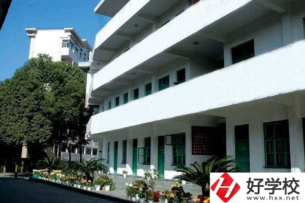 湘西自治州為民中中等職業(yè)技術學校有什么辦學特色？