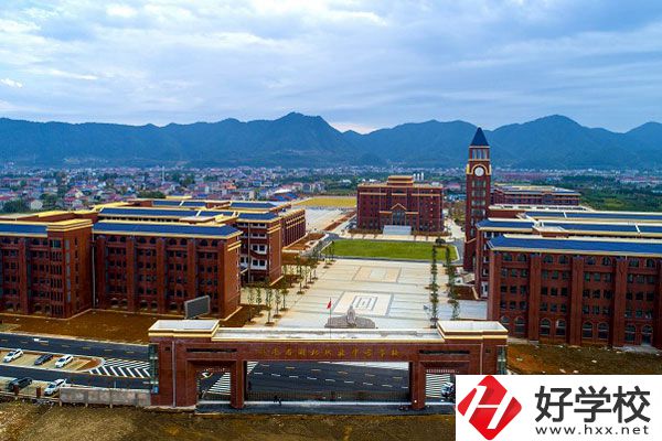湘北職業(yè)中專學(xué)校是公辦的還是民辦的？在哪里？
