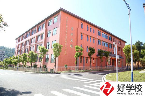 郴州汝城有環(huán)境設(shè)施好的中專學(xué)校嗎？
