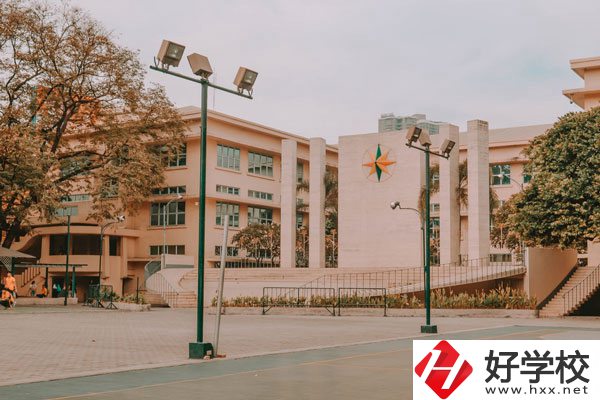 湖南懷化商業(yè)學校環(huán)境好不好？宿舍怎么樣？
