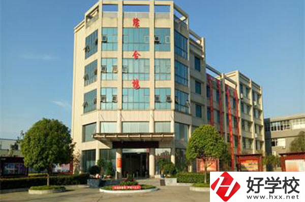 長沙經(jīng)貿(mào)職業(yè)中專開設(shè)了哪些專業(yè)，招生要求是什么？