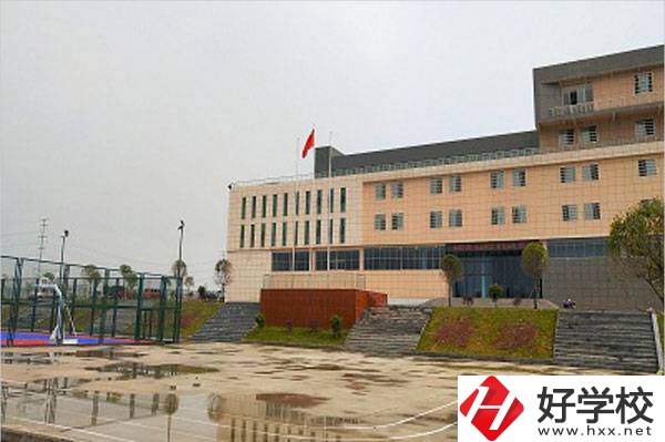 婁底市環(huán)宇中等職業(yè)技術(shù)學(xué)校在哪里？辦學(xué)條件怎么樣？