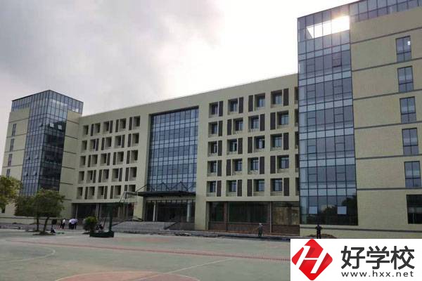 湖南省永州市工業(yè)貿(mào)易中等專業(yè)學(xué)校的辦學(xué)實力怎么樣？