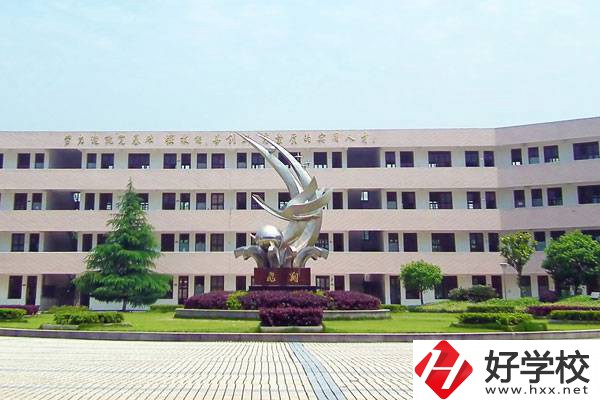 汨羅市楚怡職業(yè)中專(zhuān)學(xué)校有哪些重點(diǎn)專(zhuān)業(yè)？