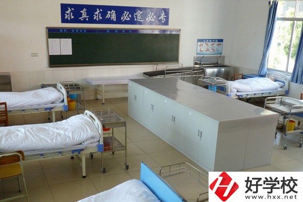 長(zhǎng)沙有哪些中職學(xué)?？梢詫W(xué)護(hù)理專業(yè)？