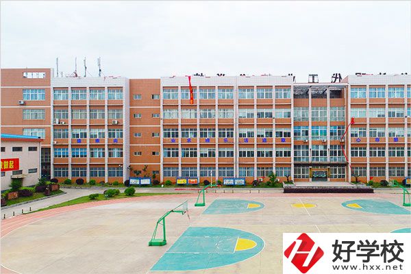 湖南護(hù)理學(xué)校值得去讀嗎？開設(shè)哪些專業(yè)？
