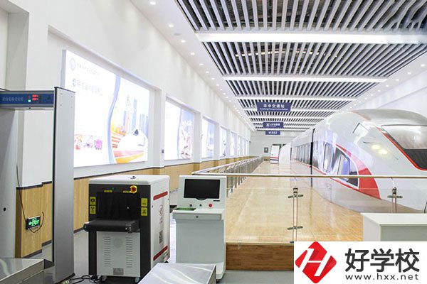湖南華中交通技工學(xué)校有什么特色專(zhuān)業(yè)？