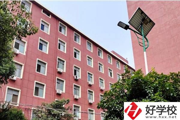 益陽市第一職業(yè)中專學校是重點學校嗎？升學率高嗎？