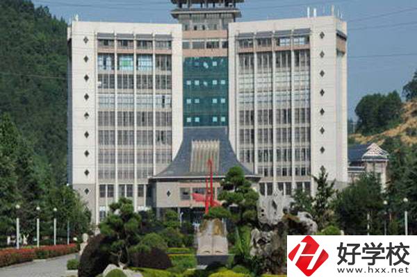 想在湘西找辦學(xué)條件好的中專，看看這三所學(xué)校