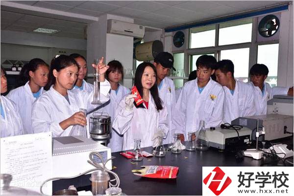 岳陽有哪所中職學(xué)校有辣條專業(yè)？該專業(yè)學(xué)了有用嗎？