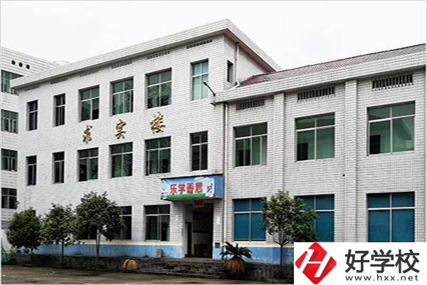 攸縣有幾所私立中職學校？私立學?？孔V嗎？