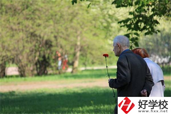 懷化有退役軍人可以讀的中職學(xué)校嗎？有什么優(yōu)待？