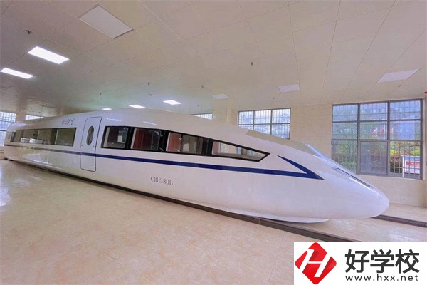 長沙涉外旅游職業(yè)中專是民辦學(xué)校嗎？有哪些辦學(xué)特色？