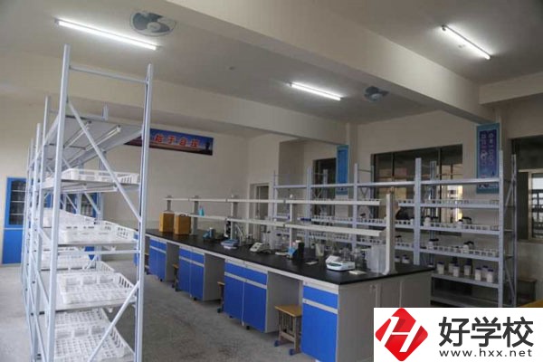 洞口縣第一職業(yè)中學(xué)有哪些特色專業(yè)？就業(yè)前景如何？