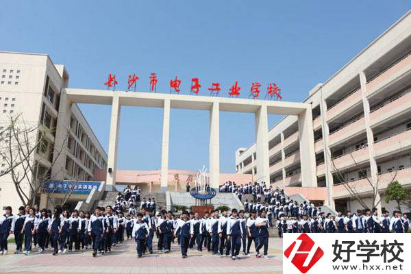 長沙市有哪些中專學(xué)校？它們學(xué)費貴不貴？