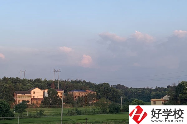 張家界高鐵鐵路學(xué)校好不好？就業(yè)前景怎么樣？