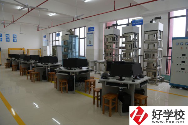 華容縣職業(yè)中專有哪些好的專業(yè)，就業(yè)前景怎么樣？