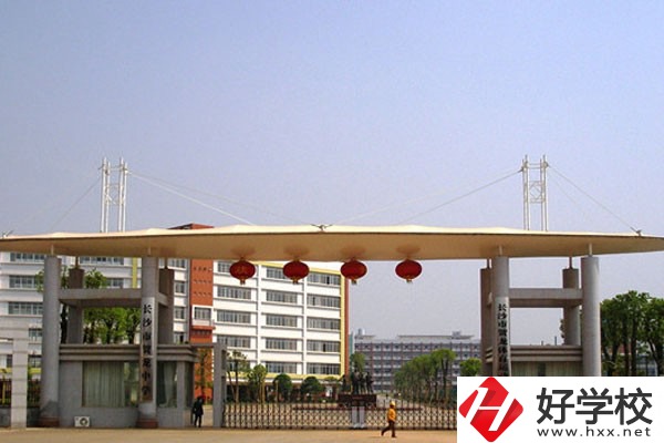 長(zhǎng)沙市賀龍?bào)w育運(yùn)動(dòng)學(xué)校的招生政策如何？