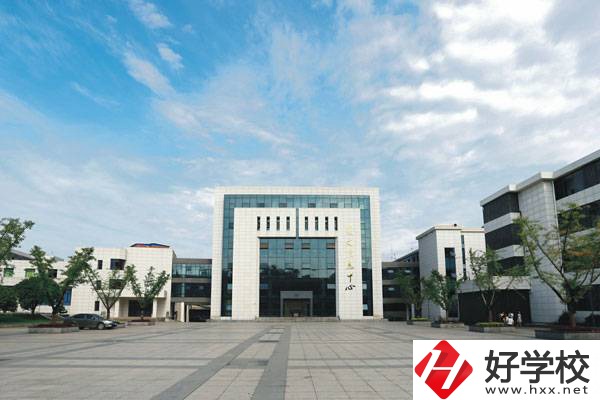 衡陽市高級技工學校位置在哪里？校園環(huán)境怎么樣？