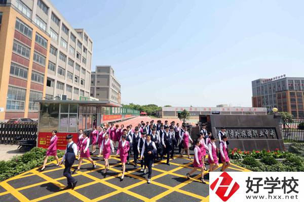 長沙涉外旅游職業(yè)中專的藝術(shù)設(shè)計與制作專業(yè)怎么樣？